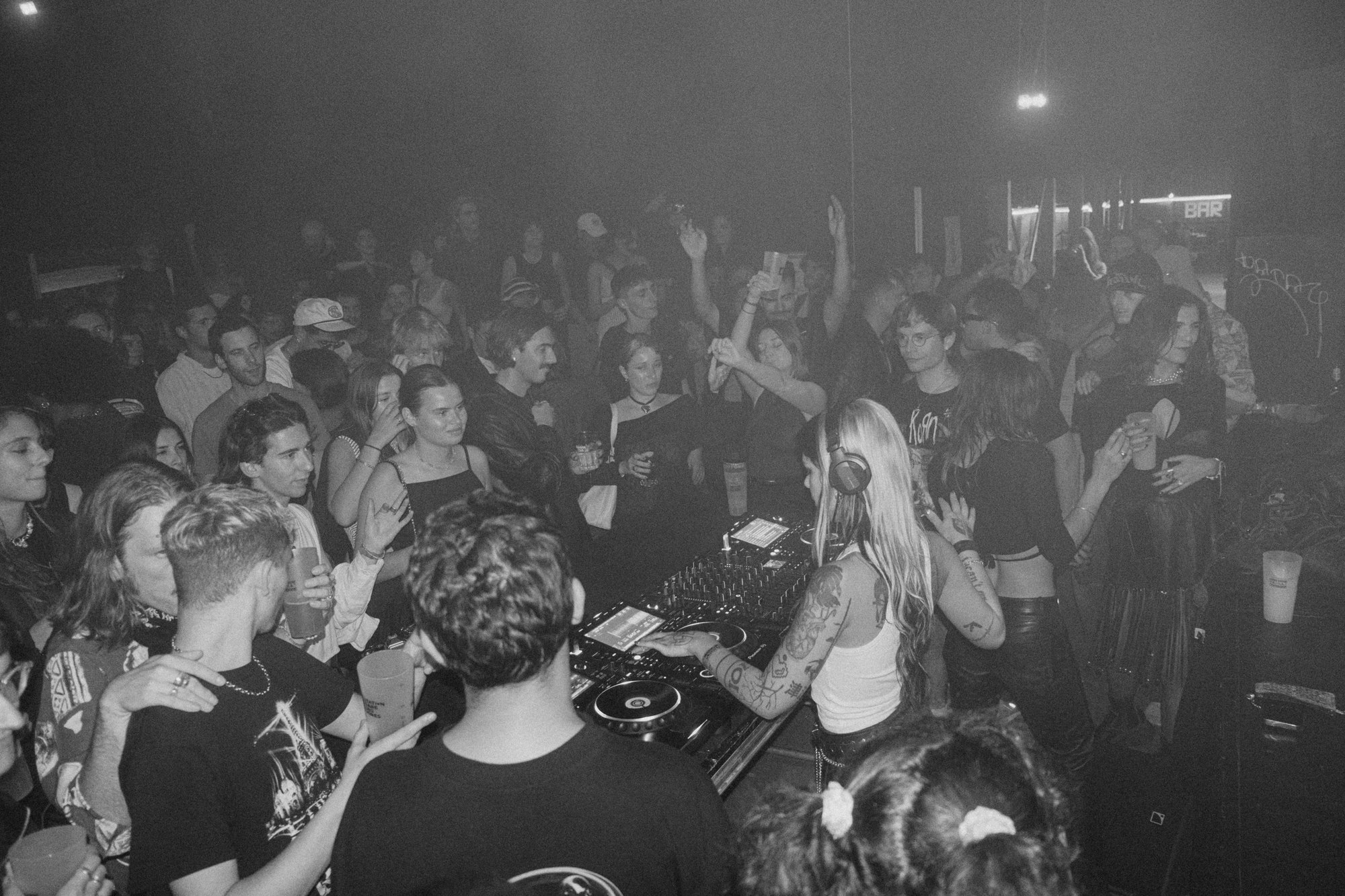 Foule en concert, noir et blanc